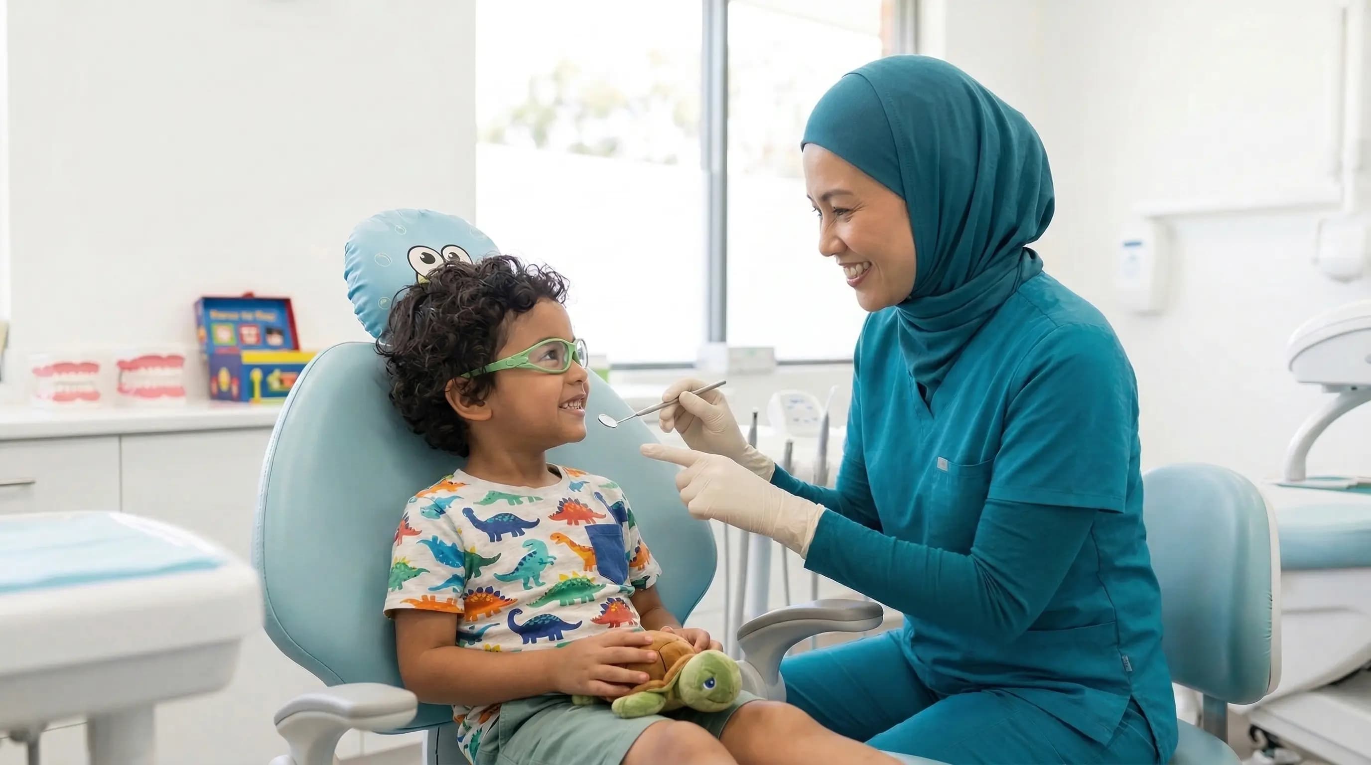 Kapan Anak Harus ke Dokter Gigi?